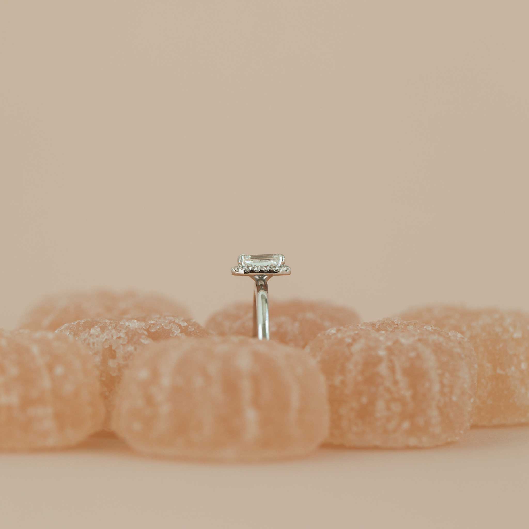 Siro Halo Emerald diamond ring - white gold