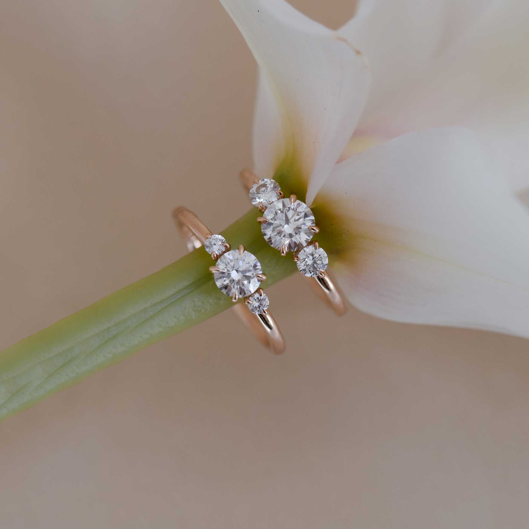 Siro Three Stone diamond ring - yellow gold