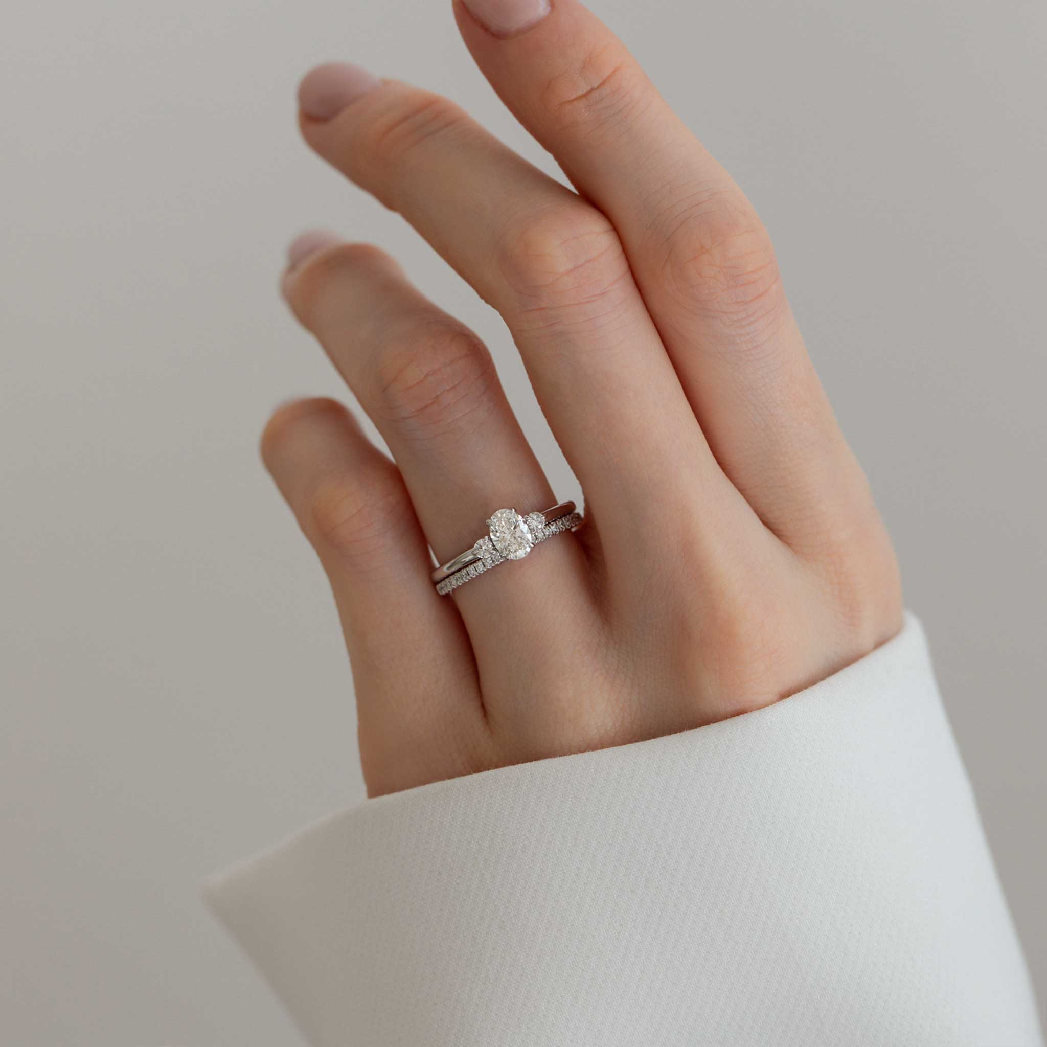 Siro Oval Three Stone Diamond ring - white gold