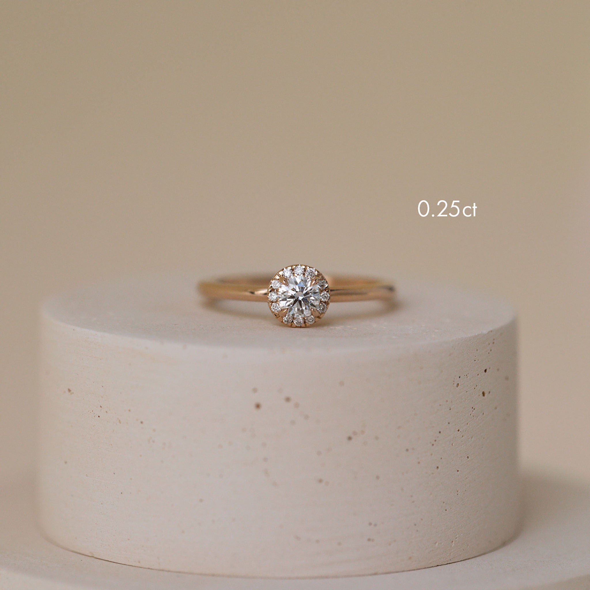 Siro Halo Brilliant diamond ring - yellow gold