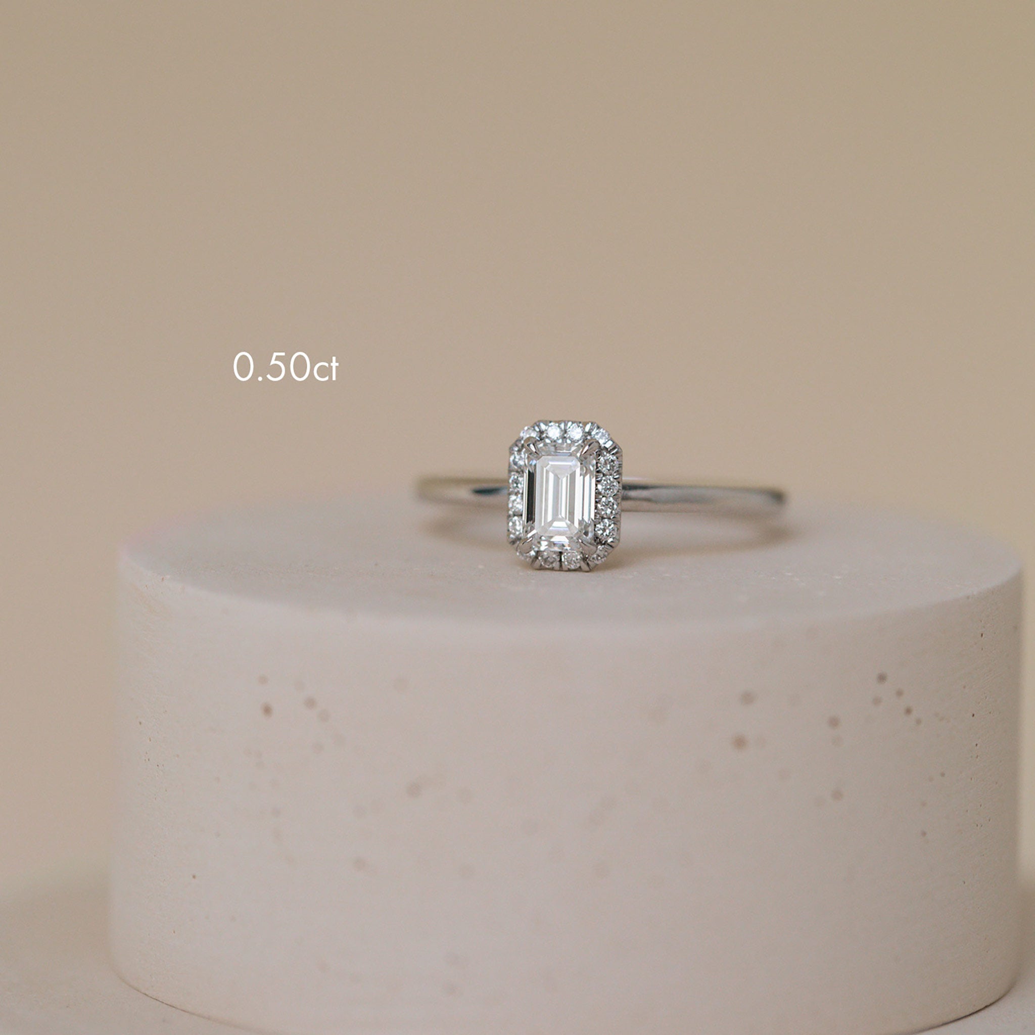 Siro Halo Emerald diamond ring - white gold
