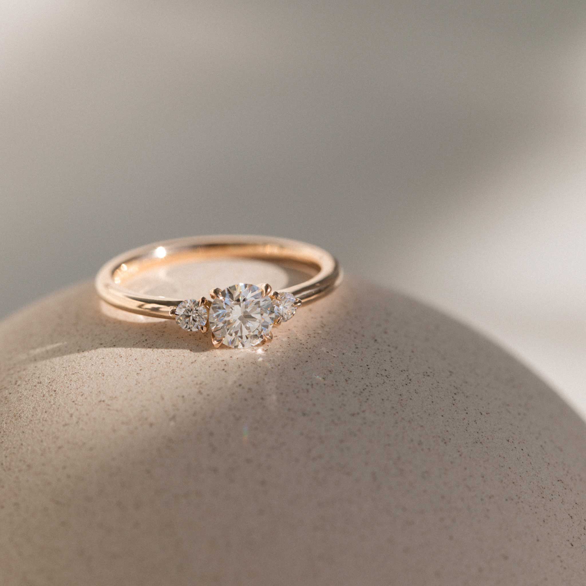 Siro Three Stone diamond ring - yellow gold