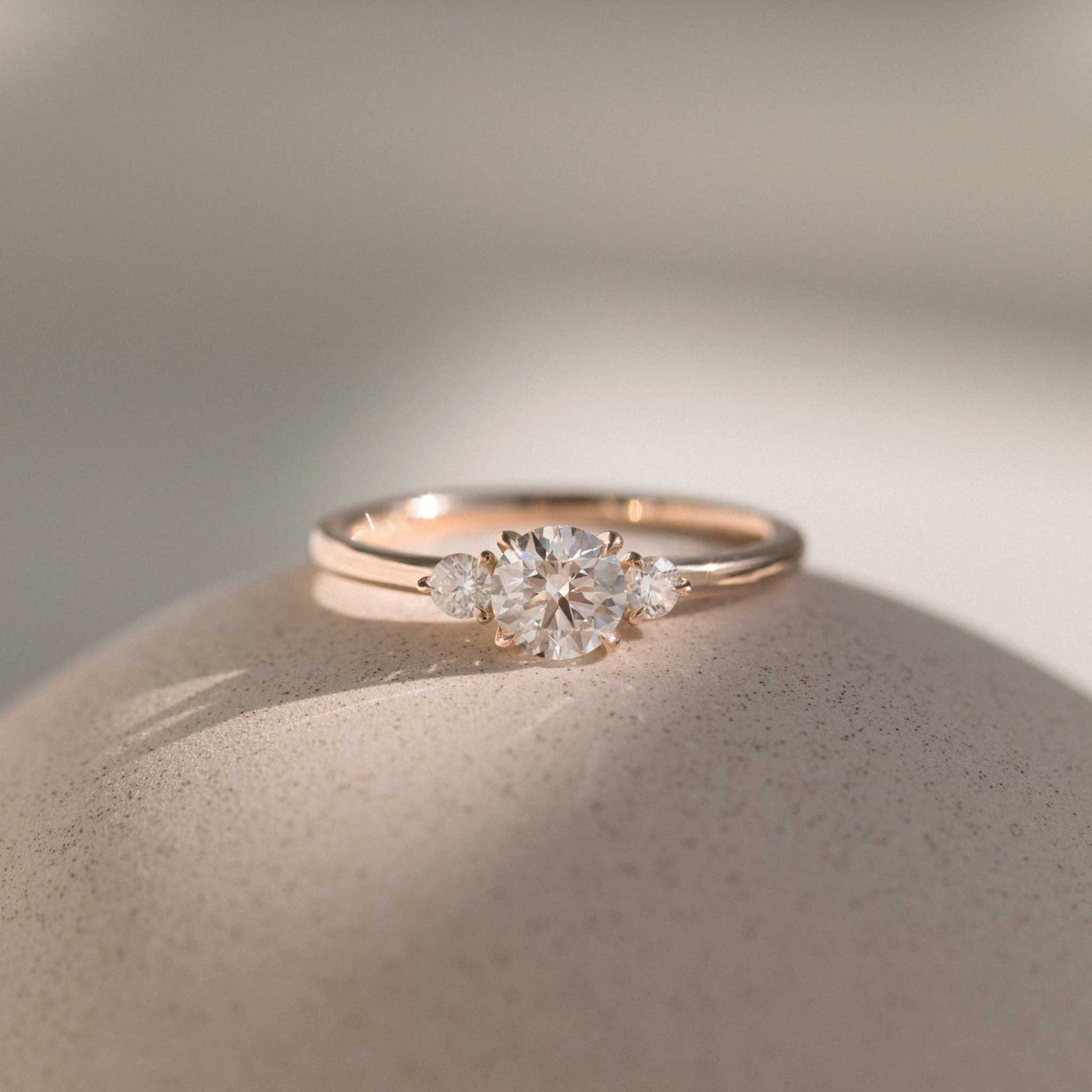 Siro Three Stone diamond ring - yellow gold