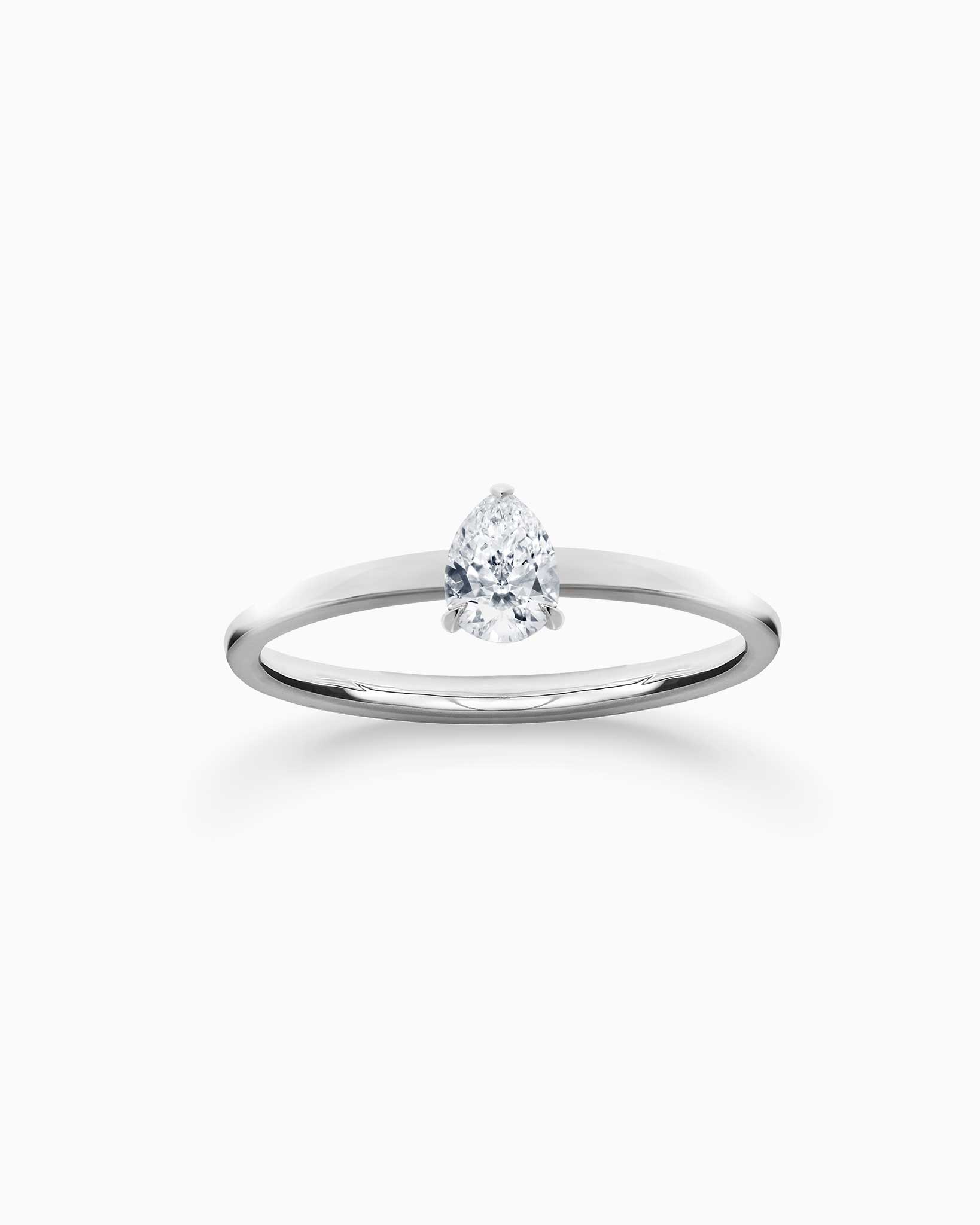 Siro Pear diamond ring - White Gold