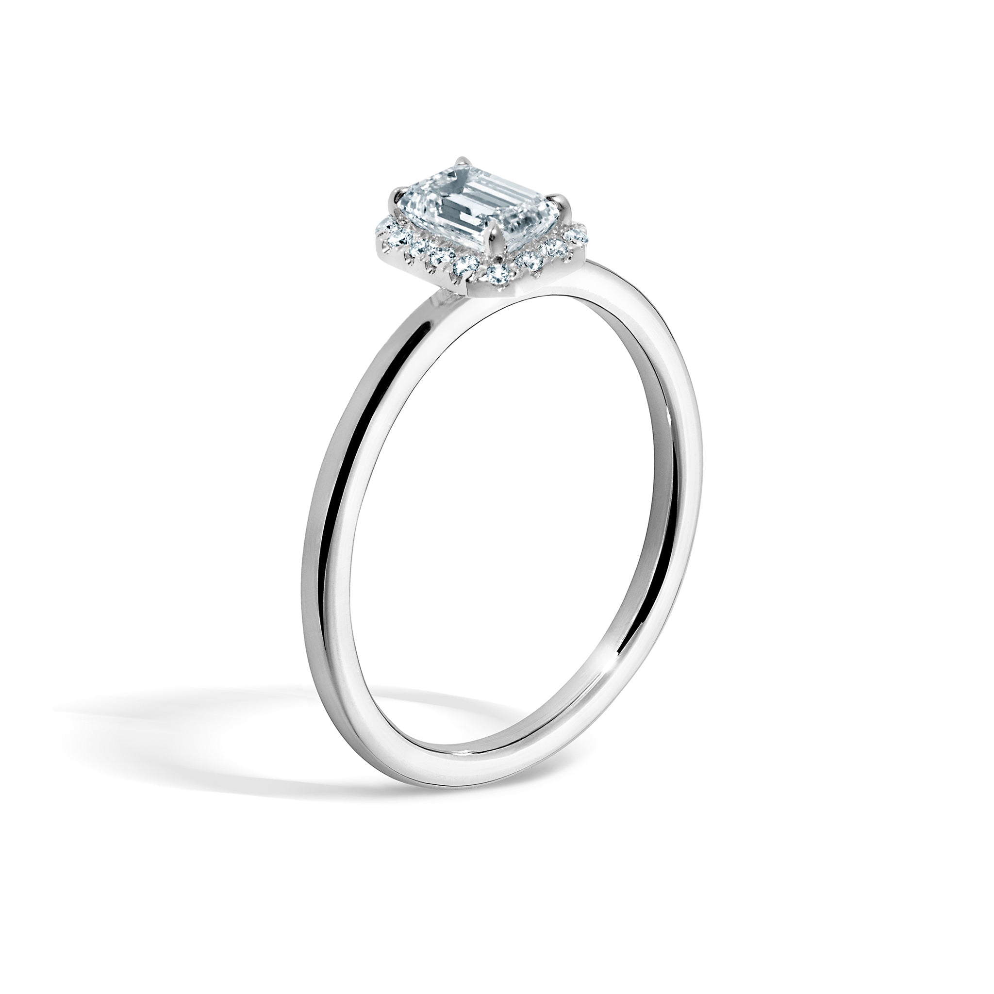 Siro Halo Emerald diamond ring white gold