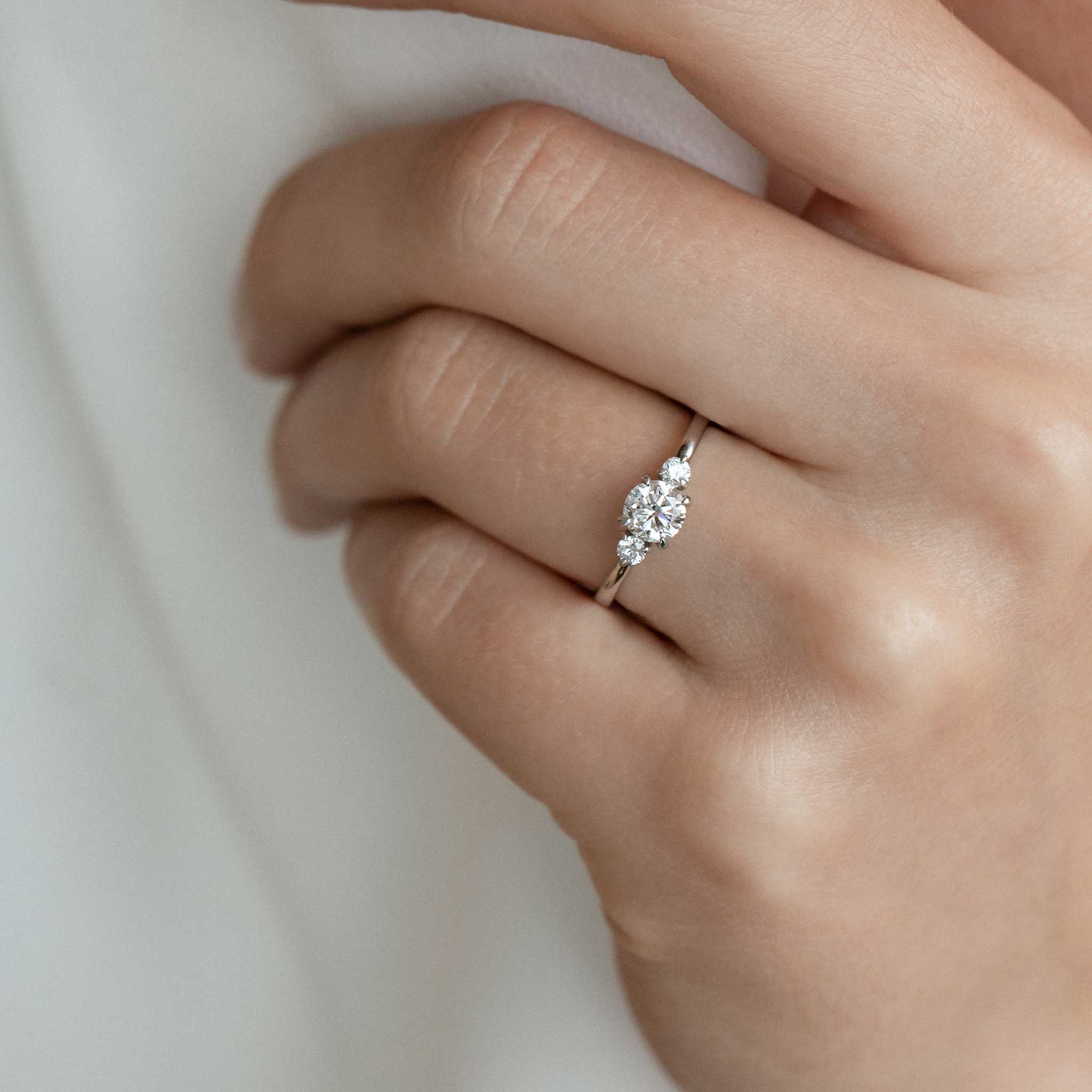 Siro Three Stone diamond ring - white gold